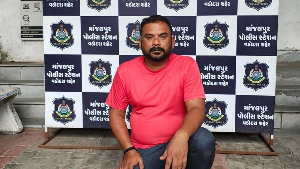 A Muslim man pretended to be Hindu in order to marry a woman from Gujarat, stating that if he couldn’t have her, then no one else would.
 ​ 