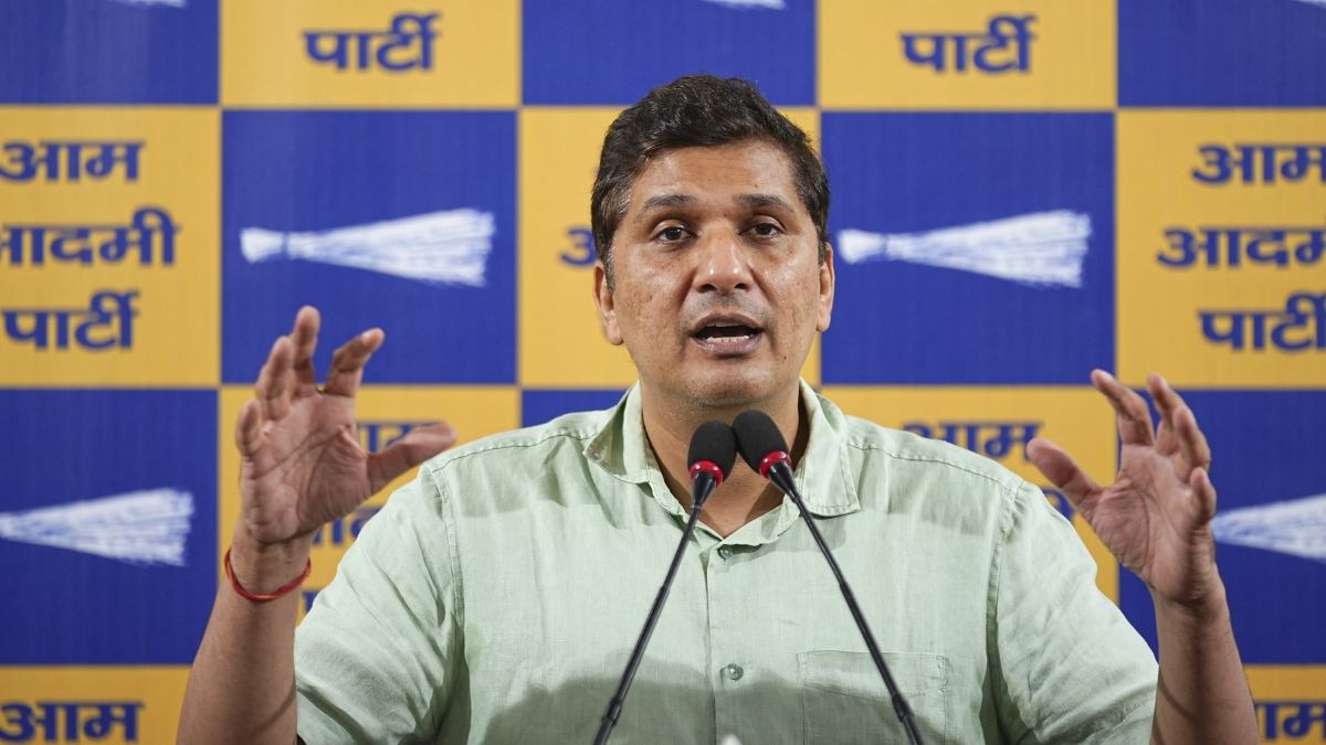 What was the reason for the delay in police or ambulance response? The Aam Aadmi Party has criticized the Bharatiya Janata Party in relation to the BMW accident in Delhi.
 ​ 