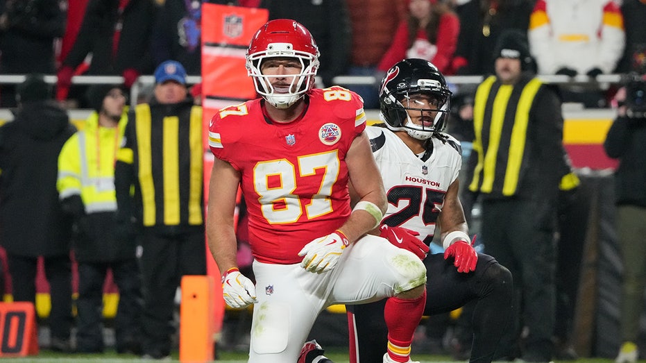 Travis Kelce expresses that the Chiefs are probably going to miss the playoffs, calling his important drop a ‘terrible feeling.’