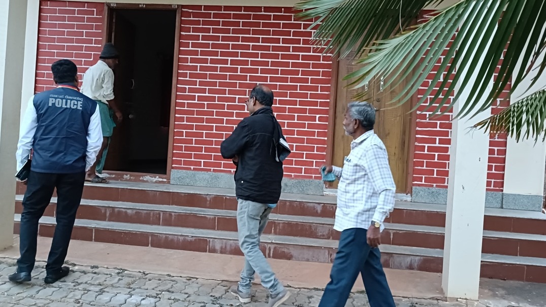 Bengaluru police inspector caught red-handed in Lokayukta bribery trap ​ 