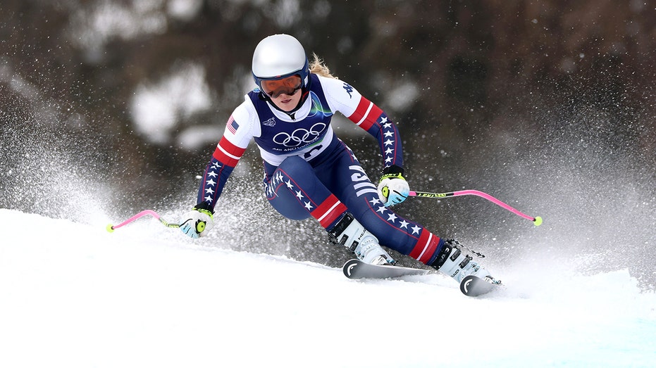 US ski star Lindsey Vonn stuns in Olympic training run one week after ACL tear